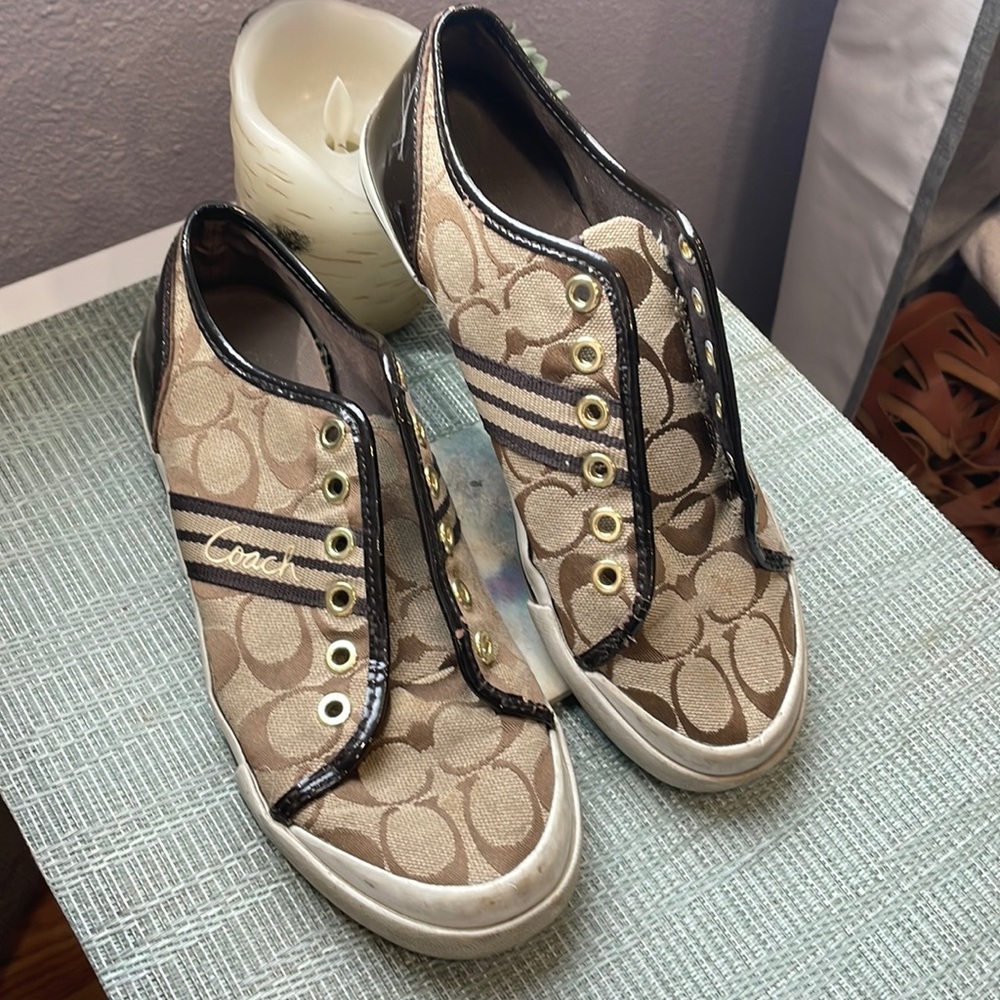 #131 Coach Lace Up Logo Sneakers